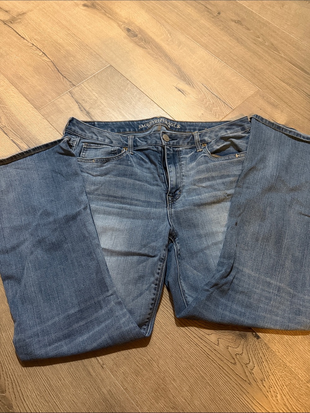 American Eagle Outfitters Vintage Boot Cut Jeans. 14 short